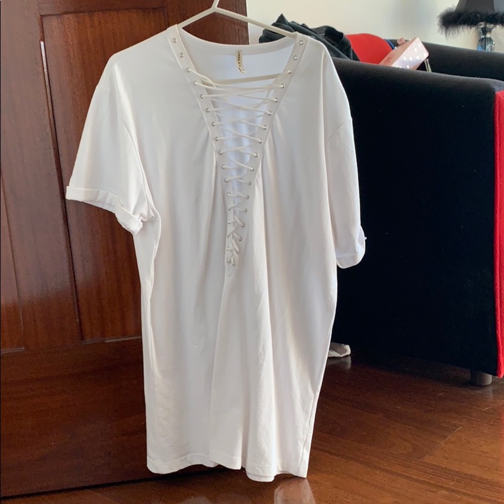 Super comfy white lace up LF trendy t shirt dress